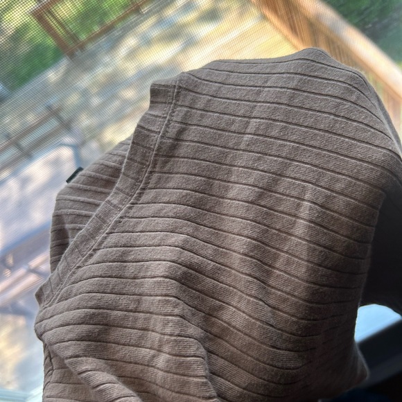 Shein Plain Cropped T - Picture 3 of 4